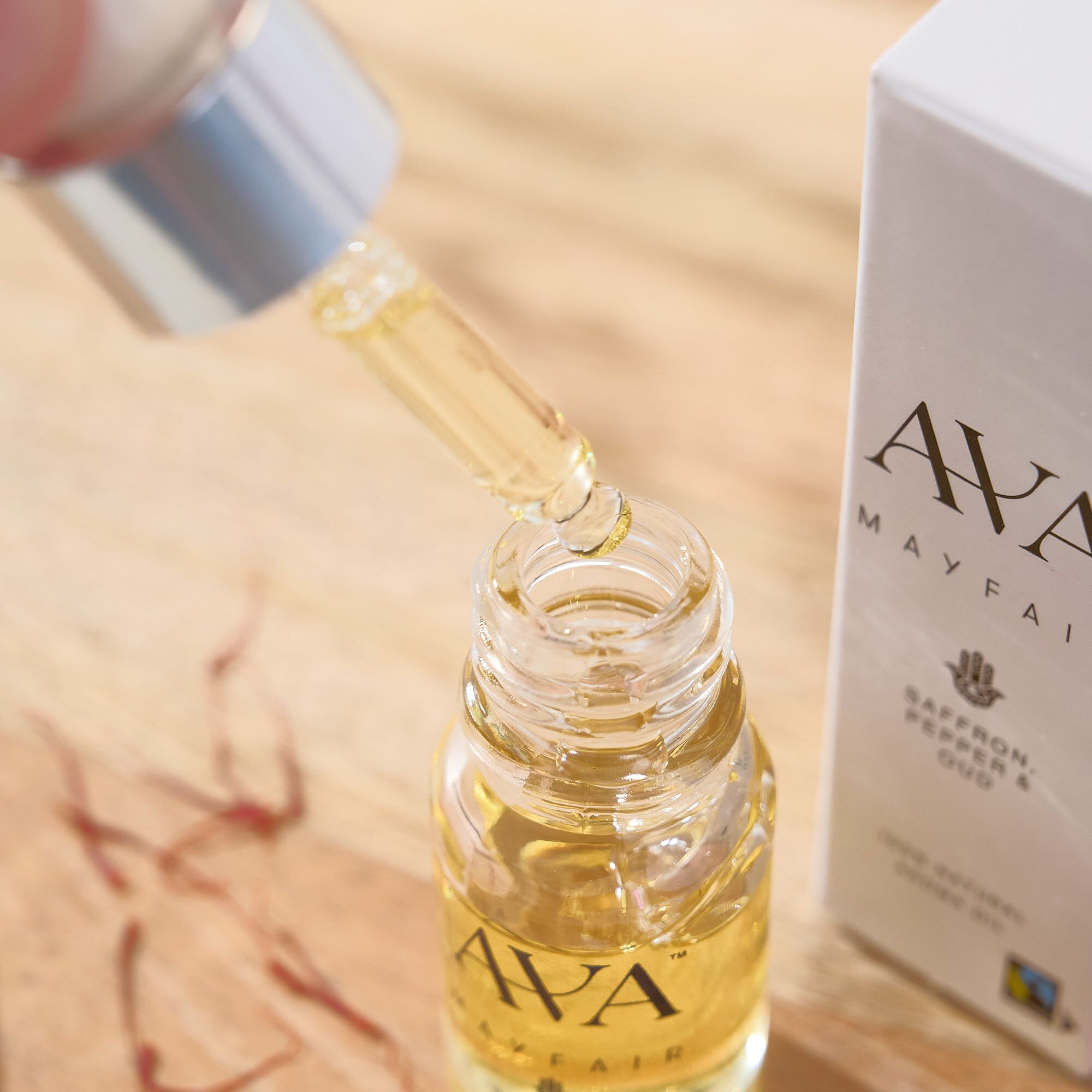 AvaMayfair-SaffronPepperOud-AromaOil (1)