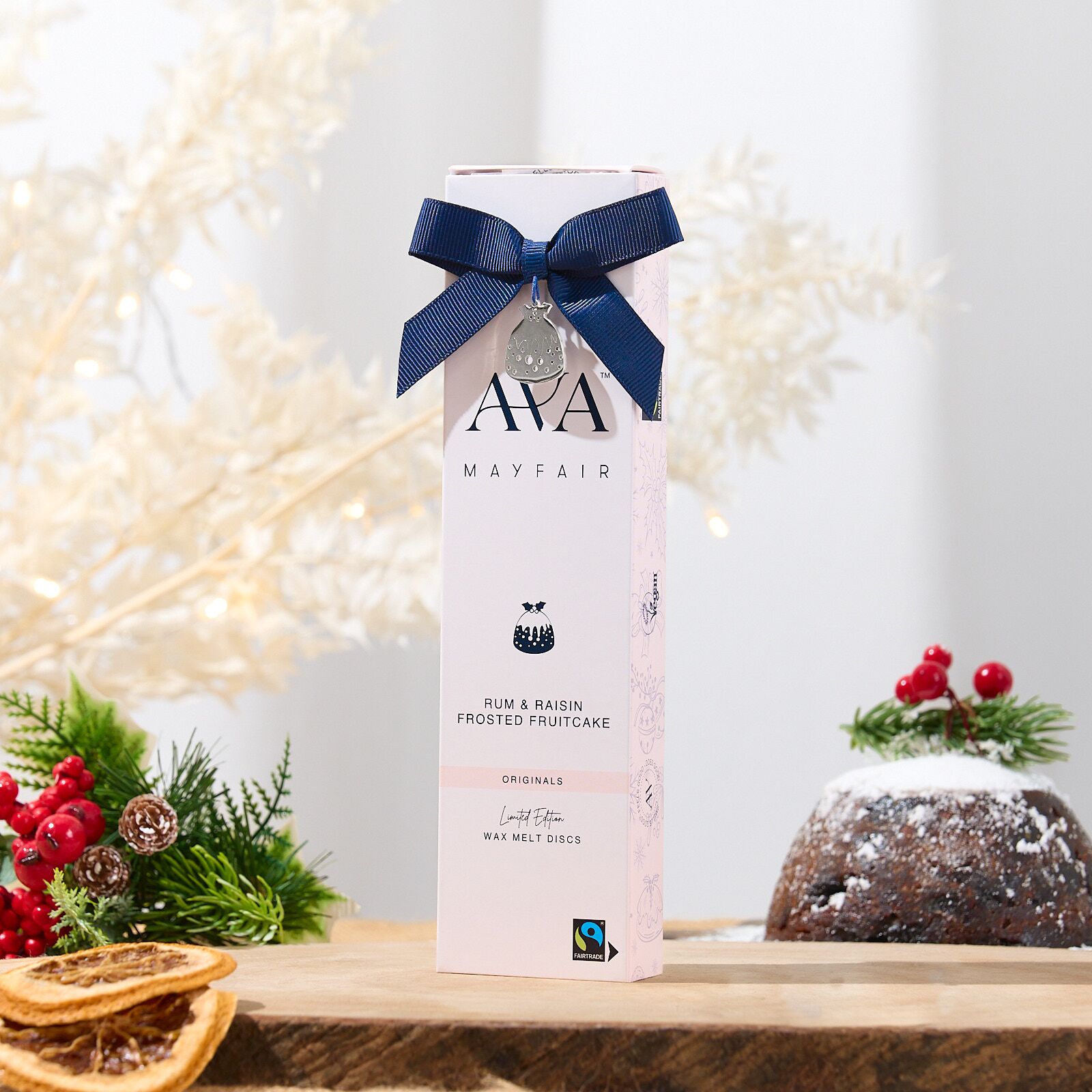 DISCBOX71_1_Web Rum & Raisin Frosted Fruit Cake Wax Melt Disc Box